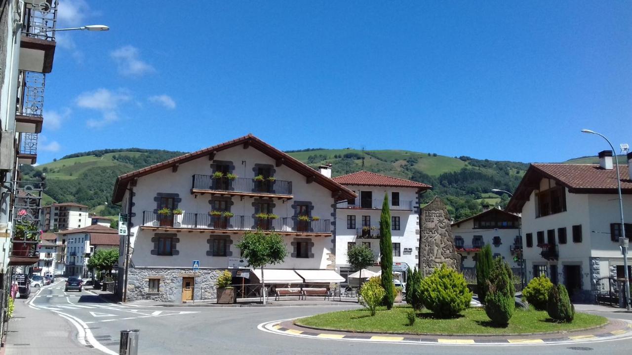 Hostal-Cicloturismo Lopenea Leitza  Exterior foto